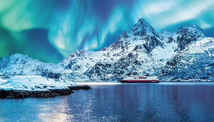 Qantas Travel Insider - Win a 15-day Arctic Circle cruise!