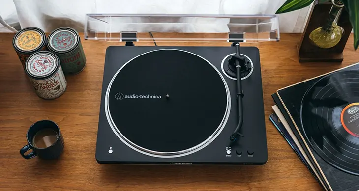 Rolling Stone - Win a Turntable + Speakers!