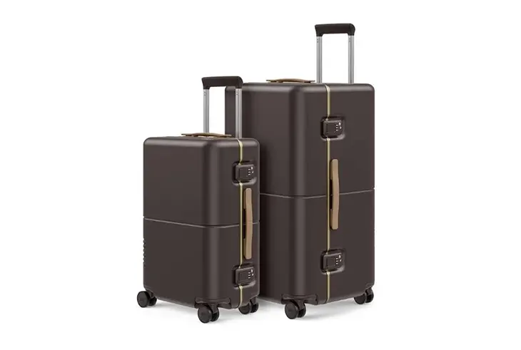 Signature Luxury Travel - Win a July Trunk luggage set!